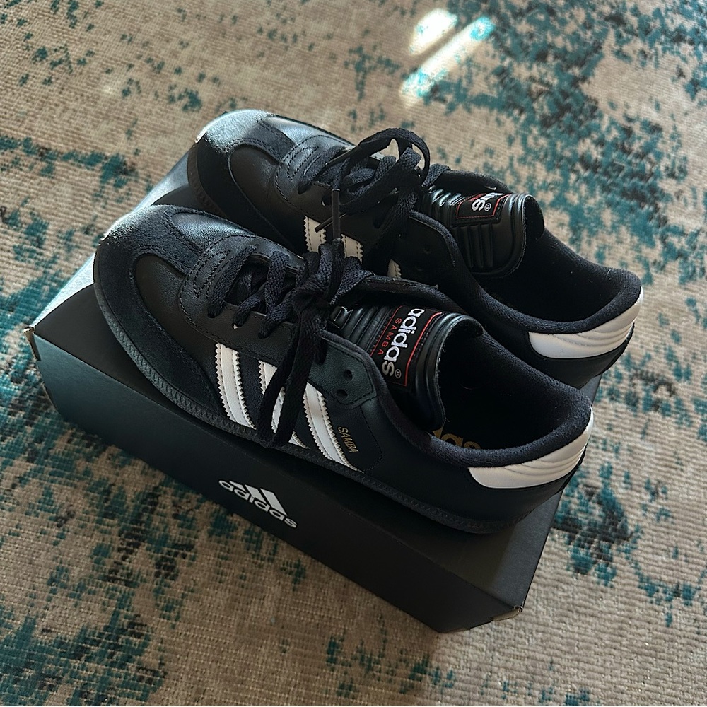 ADiDaS Samba Classic J